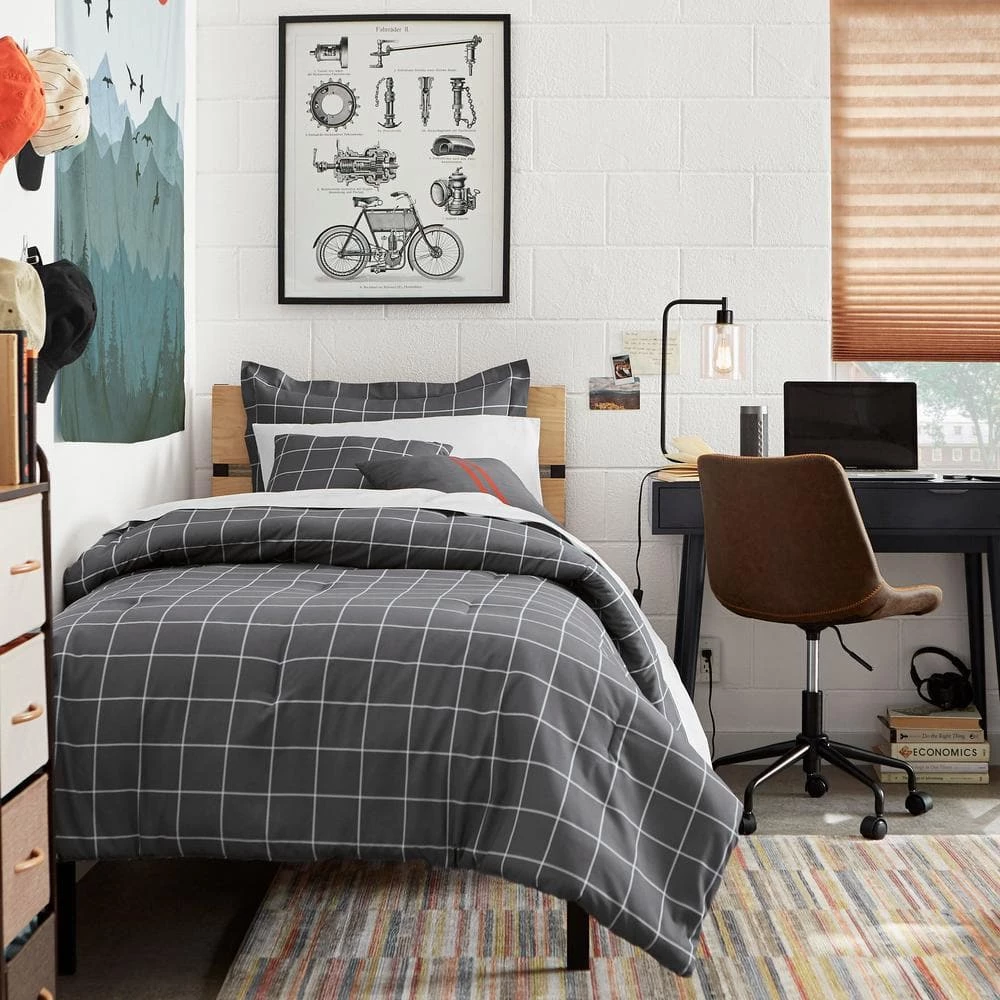 19 in. Bronson Antique Style Black Industrial Iron Lantern Desk Lamp with Glass Shade by Simple Designs 4 19 in. Bronson Antique Style Black Industrial Iron Lantern Desk Lamp with Glass Shade by Simple Designs - Image 4